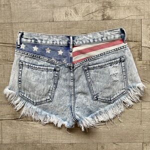 Bullhead Denim Americana American Flag Light Wash Cut Off Festival Shorts 7 FUN!